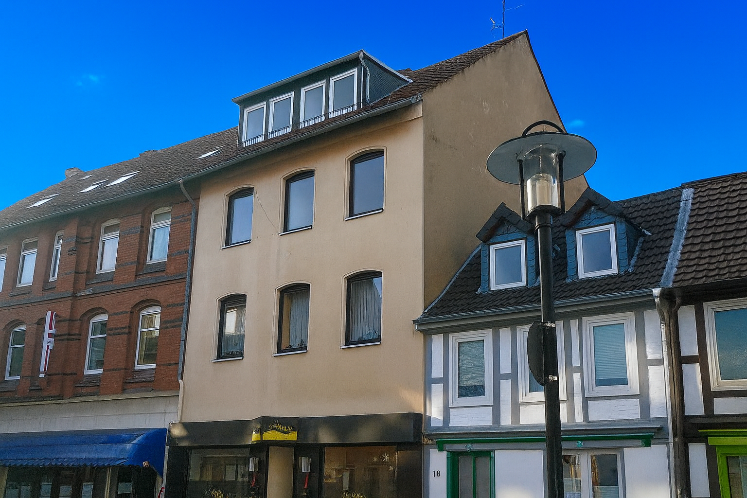 Wohn- und Gesch&auml;ftshaus mit 4 Einheiten